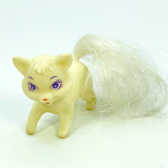 Vintage Barbie Pet Cat White Brushable Tail Figure Toy Replacement Accessory - Picture 1 of 7